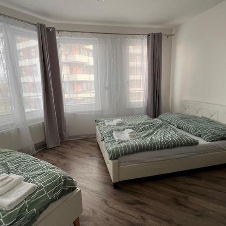 Air-Conditioned, 2 Room Apartment With Balcony, New Building Raca Pressburg Exterior foto