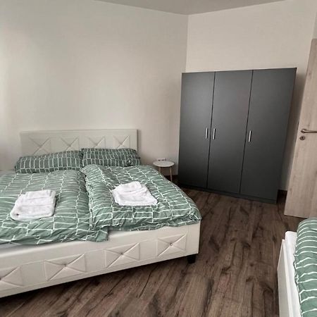 Air-Conditioned, 2 Room Apartment With Balcony, New Building Raca Pressburg Exterior foto