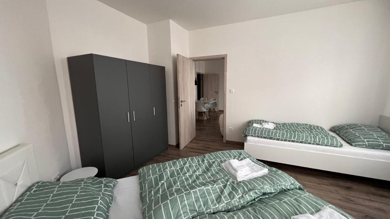 Air-Conditioned, 2 Room Apartment With Balcony, New Building Raca Pressburg Exterior foto