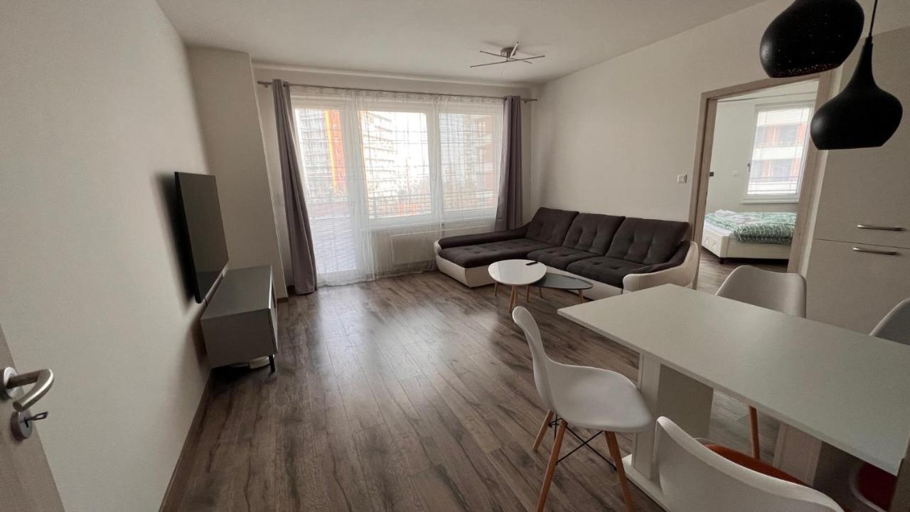 Air-Conditioned, 2 Room Apartment With Balcony, New Building Raca Pressburg Exterior foto